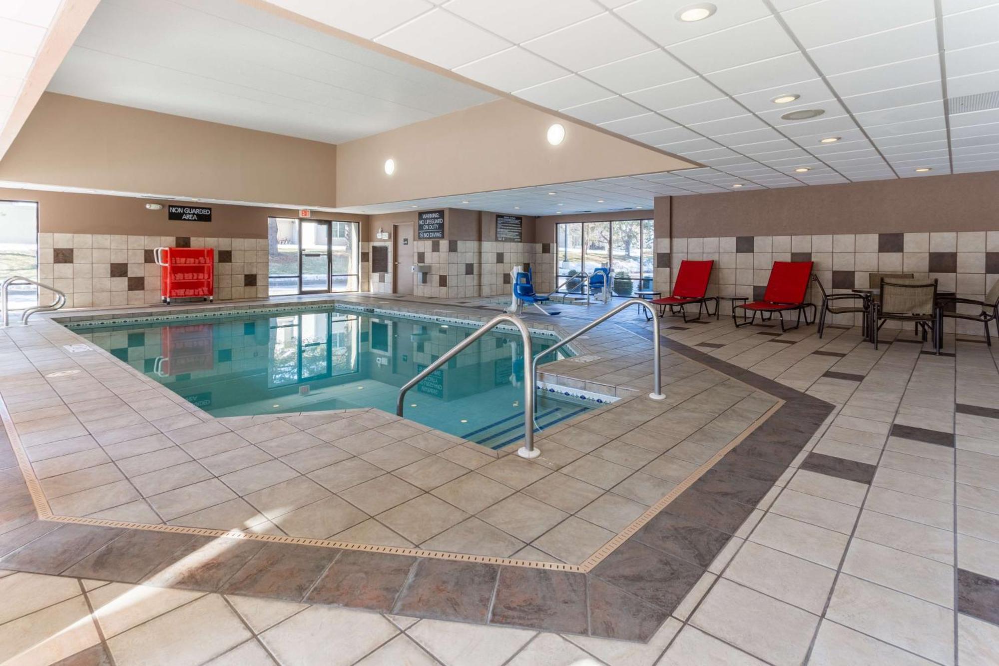 Hampton Inn Madison East Towne Mall Area Exterior foto